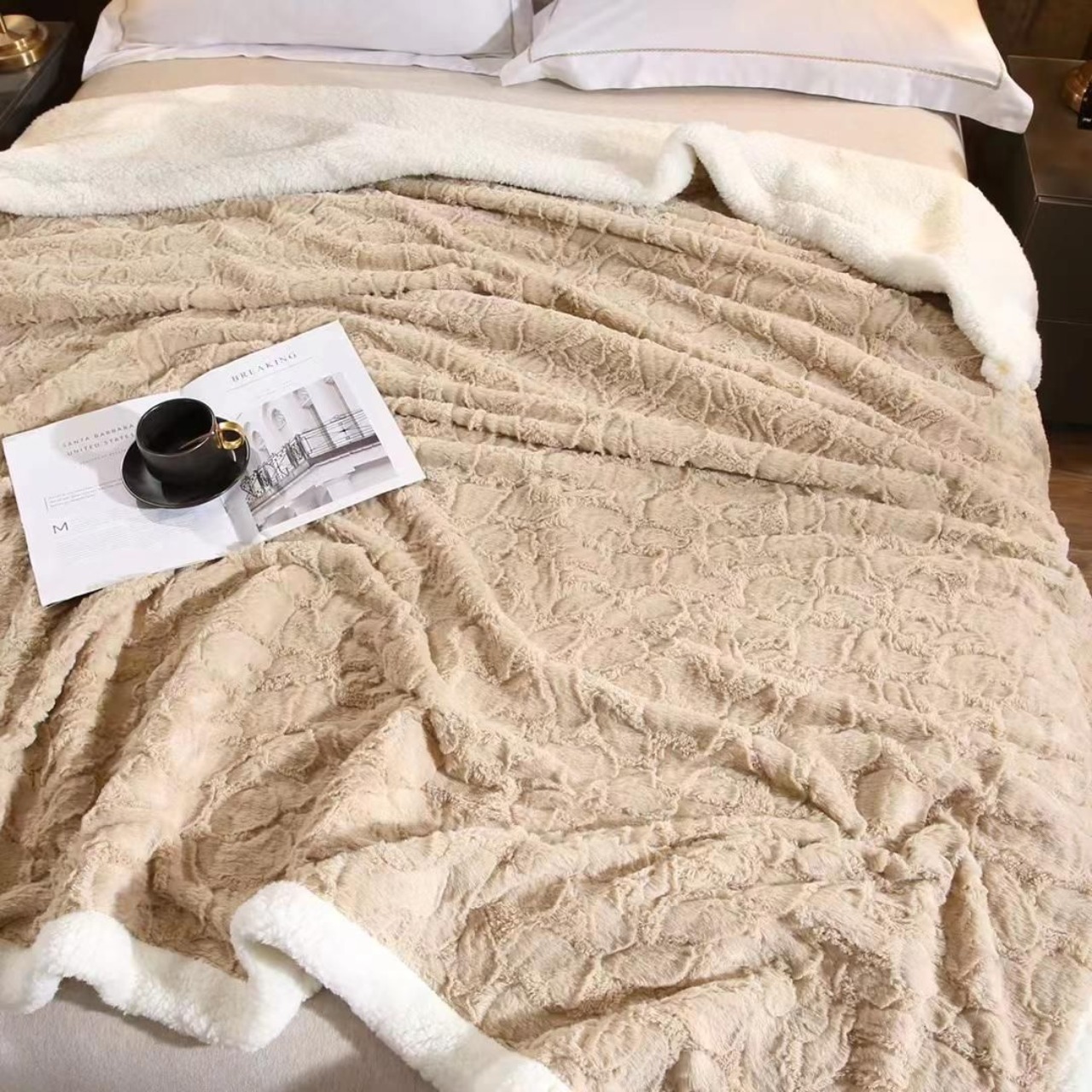 پتو گوسفندی طرح سنگ 2نفره کرم نسکافه ای